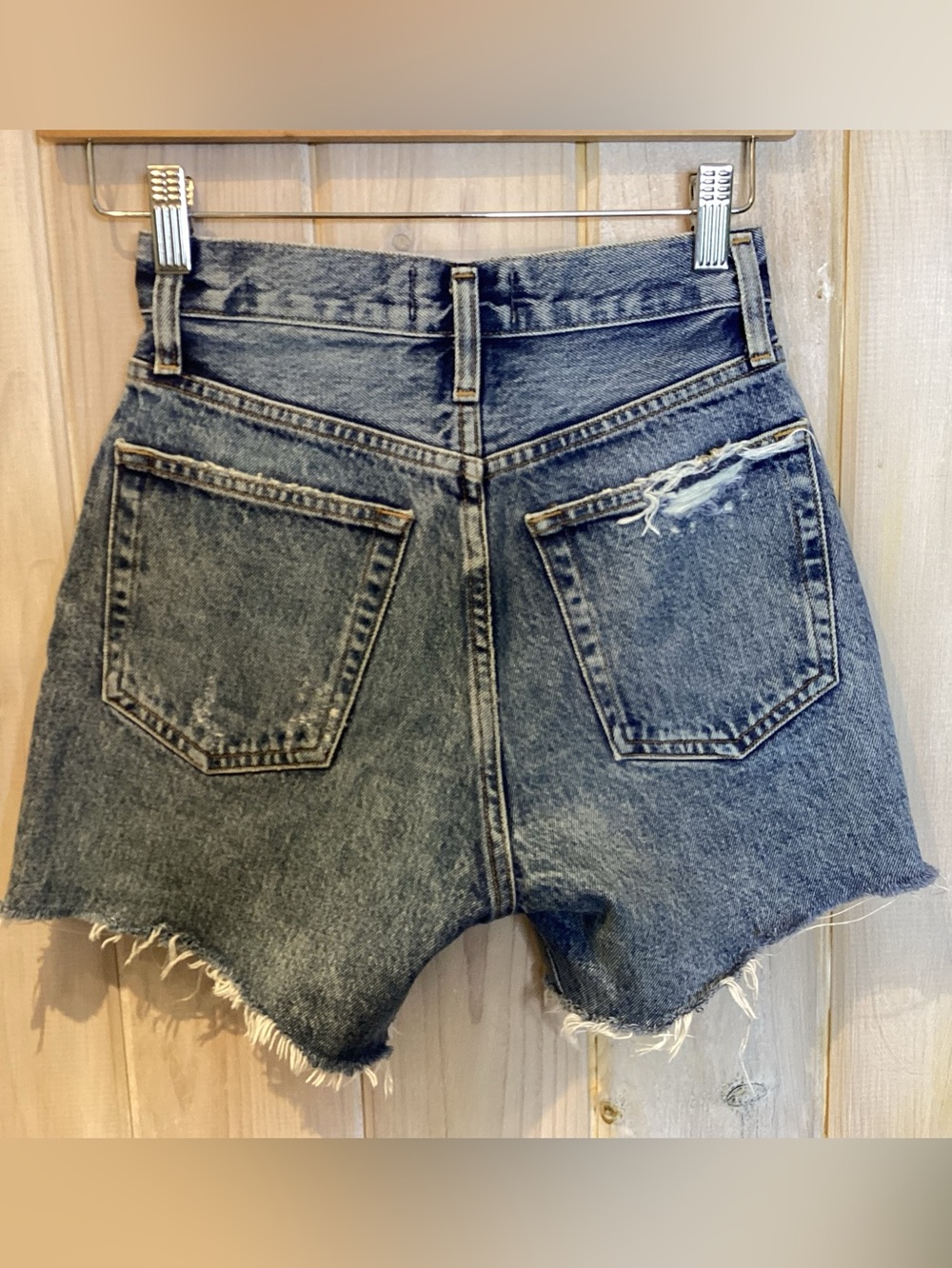 Agolde Frayed Riley Shorts - Picture 10 of 10